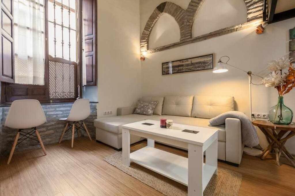 Monkeys Apartments El Arenal Santas Patronas Σεβίλλη Εξωτερικό φωτογραφία